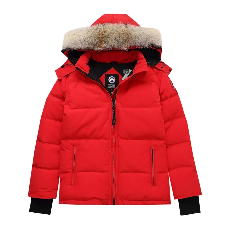 P840 Canada Goose Canada Goose #Expedition04 Parker, a treasure of Canadian origin! Limited supply worldwide! Canada Goose Model 04 is a top-notch couple model. The polar cold-proof outdoor series fur collar detachable hooded parka down jacket is the first Goose in 2024. I hope my partners will like it. Peak quality. I hope everyone can identify it together! The most popular cool items of the Big Goose family in 2024 are online. The same popular product of Yi Yang Qianxi is said to be a joint limited edition Big Goose that cannot be bought in autumn and winter. If you dislike the sameness of the Big Goose in the past, then this model will definitely give you a different experience! This year's most powerful couple's collection for autumn and winter is online, a top-notch luxurious ready-to-wear style, paired with an outdoor warm down jacket with great style and charm! The most standard and classic items of the Daye family in the past two years are equipped with unique reflective stripes for embellishment, which further shows the high-end fashion performance effect. With the embellishment of hardware buckles, it has excellent performance effect. The upper body is clean, simple and elegant, even for urban leisure. It is suitable for various occasions. Designed with large pockets, this model has a large capacity and is equipped with reflective stripes, making it safer at night. It is suitable for various adventure activities. It is made of windproof and waterproof technical materials. The interior is filled with full white duck down, which is absolutely cold-proof and warm. It also has a stand-up collar design and fine fluff at the collar, with meticulous attention to detail! The charm of this model is also more spiritual, and the upper body has more temperament and specifications. It perfectly shows the ultra-high standard of fashionable performance of this model, integrating outdoor and life, and you can even create high-street wear! The most pinnacle limited-edition goose that we have presented so far, both in terms of design and detailed materials, it is completely outstanding. The grand and evergreen version design is matched with cool reflective elements. The overall appearance can be said to be quite high, and it has that kind of powerful outdoor performance! It combines high-end casual attributes with high-street style. It is high-grade, domineering, warm, and beautiful. The visibility of the upper body is quite strong, and the configuration of the owl element is highly brand-recognizable. The overall brand performance and visual effects are fully enhanced, and it also has the high-end sense of fashion and fashionable performance. It is a must-buy product because this is the most awesome down brand on the earth and one of Canada's three national treasure brands. It is also a very sentimental down luxury brand. In the field of polar cold-proof clothing, goose has made an irreplaceable contribution.. SIZE: XS S M L XL XXL Color: black, off-white, red, navy blue, gray